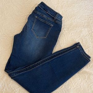 Maurice’s Super soft stretch pencil jeans dark rinse.
